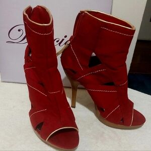 GABRIEL Stiletto Boots by DELICIOUS Size7
